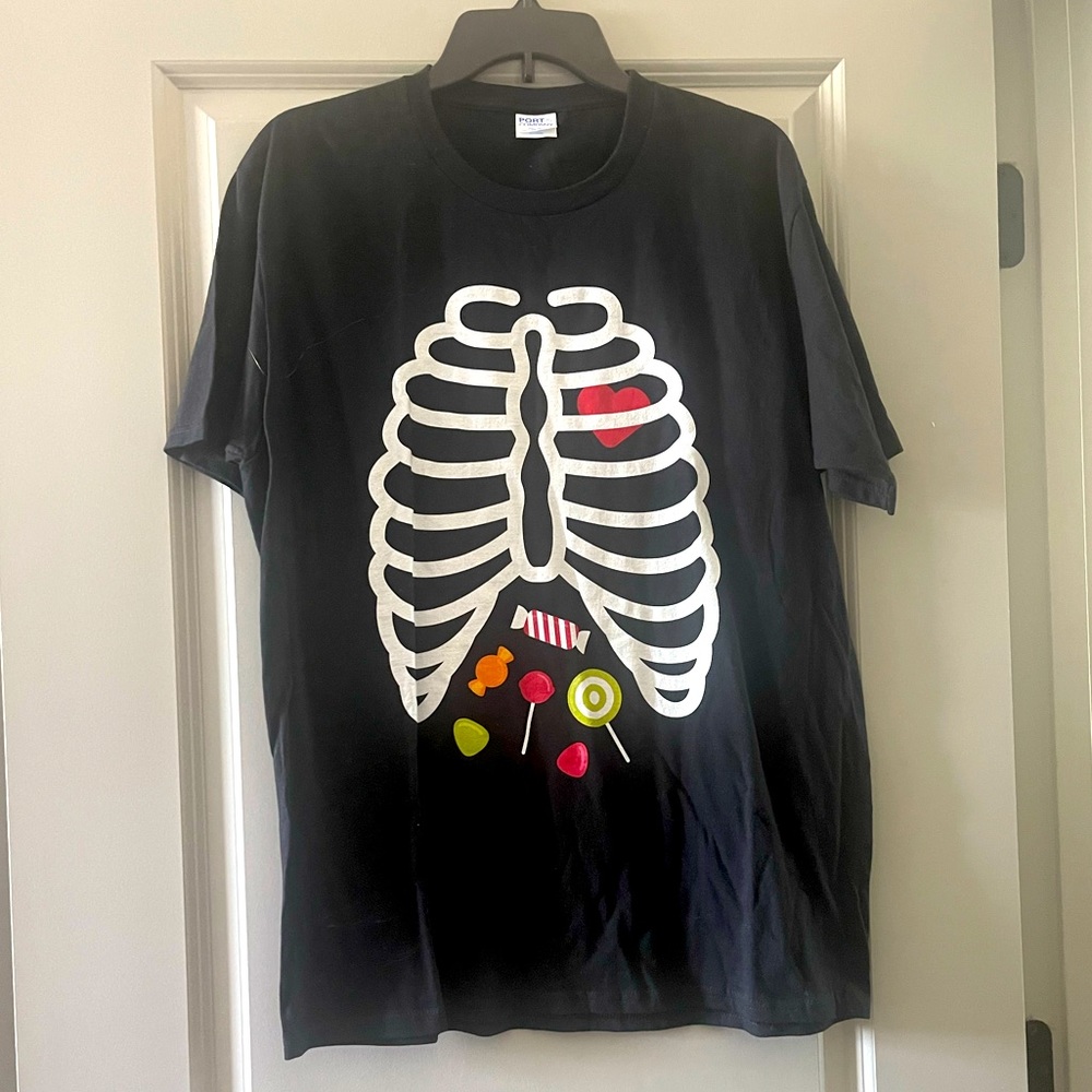 Halloween candy T-shirt size L NWOT